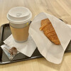 & COFFEE MAISON KAYSER - クロワッサン285円、シーズナルドリップコーヒー430円