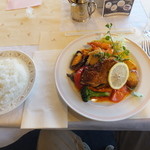 レストラン ヒルトン - 鶏と魚介のグリルサラダセット　　 