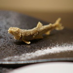 レストラン バカール - 清流に泳ぐ稚鮎