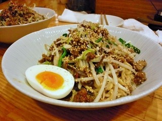 かつぎや - 汁なし３辛は平和な味わい