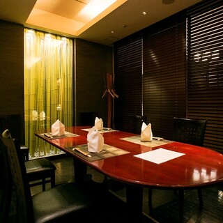 煌蘭 丸の内店 （コウラン）のご予約 - 二重橋前/中華料理