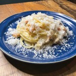 Creamy spaghetti with porcini and cheese