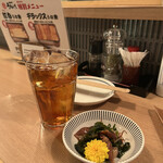 Unagi Kushiyaki Unakushi - ウーロン茶３３０円、お通し３３０円。ホタルイカが出てくるならお通しも良いものですね。酢味噌じゃないところも、私好みで嬉しいです♩