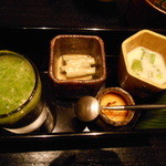 紀茂登 - もずくとオクラ酢，インゲン胡麻和え，スナップエンドウのブルーチーズのスープ，玉子のカステラ