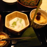 紀茂登 - スナップエンドウのブルーチーズのスープ，ウニとじゅんさいのタピオカ添え，鯛ちまき