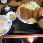 笑楽 - ヒレカツ＆カキフライ定食