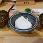 鍋と肴と酒 いいち - 島津屋のおぼろ豆腐（ハーフ）