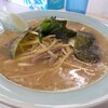 ラーメンショップ - 「ネギラーメン(並)」(¥650-税込)にして「半ライス」(¥170-税込
も付けました。〆(しめ)て820円です。お値段的にはこんなもんですよね。