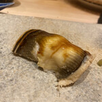 鮨 さいとう - シャリをふんわり巻き込む