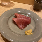 鮨 さいとう - メジマグロ。カラシが泣かせる