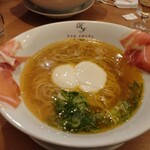 黄金の塩らぁ麺 ドゥエイタリアン - 