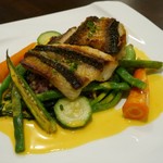 デザミ - 愛媛県八幡浜産　黒鯛のポワレ           (1,800円）