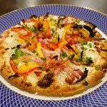 デザミ - パプリカとオニオンのタルトフランペ（フランス風ピッツァ） （850円）