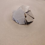 Ode - (2023/2 訪問)グレー2023。中には尾崎牛や鰯など。