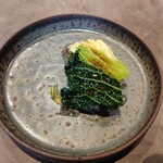 Ode - (2023/2 訪問)鰆。黒きゃべつを添えラードを加えたソースをかけて。