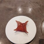 Ode - (2023/2 訪問)苺大福に見立てたミニャルディーズ。