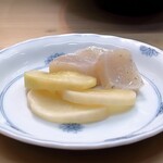 家庭料理 小川 - こんにゃくと大根の漬け物