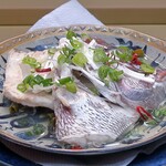 家庭料理 小川 - 鯛の骨蒸し