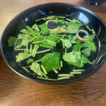 福六寿 - 三つ葉たっぷり、お麩、ワカメの吸い物