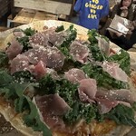 生姜料理 しょうが - ケール＆生ハムのgingerPIZZA