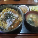 Yoko Chan Tei - 少量飯的豬排蓋飯