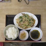 餃子販売店 上野いち五郎 - レバニラ炒め定食