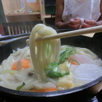 かがわ - 通常のうどん麺とは違う固さ、団子の食感に近い。