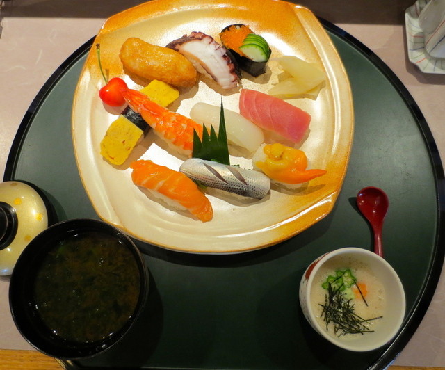Sushi Dokoro Tatsumi photo 3