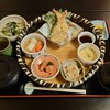 八屋 - ●花かごランチ（ドリンク付き）950円
メインは天ぷらを選択

■メインを天ぷら、海老フライ、とんかつ、
　唐揚げ、焼き魚　から選択出来る。