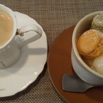 ヒグチ亭 - コーヒー&マカロンのパフェ