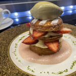 トシ・ヨロイヅカ 東京 - 