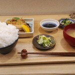 Koisan Shokudou - お隣のお隣のとんかつ定食（ご飯はマンガ盛）