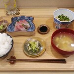 こいさん食堂 - 定食（ぶりのお造り）