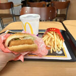 マクドナルド - 料理写真:エビフィオレのセット(税込み700円)