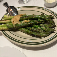 ベンジャミンステーキハウス 東京ガーデンテラス紀尾井町 - 極太グリーンアスパラ