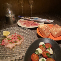 grigio la tavola - 