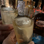 Bar 日果 - この日2回目の乾杯は、スーパーニッカハイボール