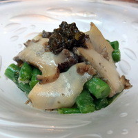 レストラン アラジン - 柔らか蒸し鮑とインゲン豆のサラダ（シェア後）3,000円