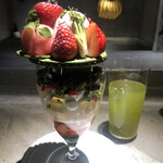 PATISSERIE ASAKO IWAYANAGI - パルフェビジュー®︎ フレーズ（ドリンク付） 6,050円（税込）