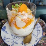 AQUA DINING CAFE 瓢黎 - ポン柑とシフォンケーキのパフェ