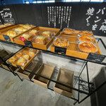 FUKUTARO CAFE&STORE - 明太アレンジのパンがいろいろ