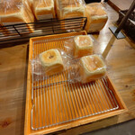 福太郎 カフェ&ストアー - ミニキューブの百年食パン