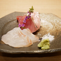 銀座 鮨 いな田 - ◆お造り
                    鱸（三重）、メジマグロ（長崎）