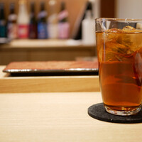 銀座 鮨 いな田 - お好きなドリンクとして烏龍茶をお願いしました。