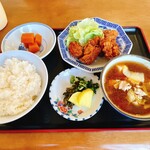 山川民宿 - からあげ定食(ぶた汁)