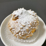 なかたに亭 - シューアラクレーム(378円)。カスタードクリーム美味しい。