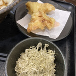 山下本気うどん - 鶏天ハーフ，とろろ昆布
