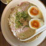 らーめん 熊五郎 - 特製魚介豚骨ラーメン