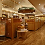 コメダ珈琲店 - 内観