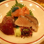 鮨 美菜月 - カツオヅケ・鰆たたき・甘海老は味噌と子を。